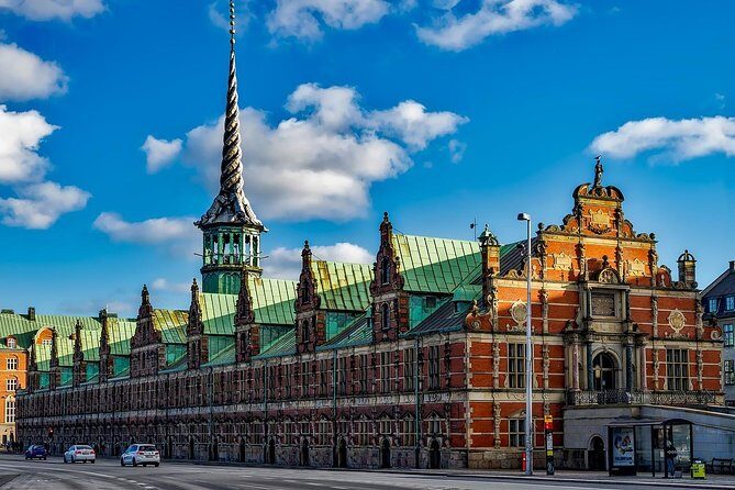2-Hour Private City Walking Tour with a Canal Tour ticket - Guide quality and the stories you’ll actually remember