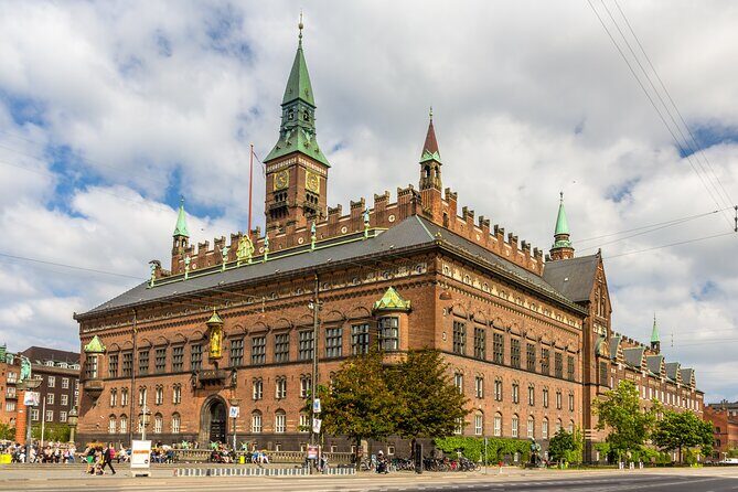 2-Hour Walking Introduction to Copenhagen and its Main Sights - Nyhavn to Amalienborg: Colorful Canal Life and Royal Residences