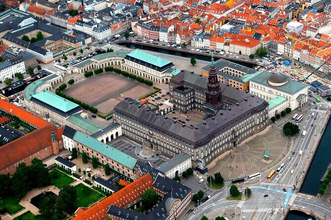2-Hour Walking Introduction to Copenhagen and its Main Sights - Guides Make or Break It: The Style You Can Expect