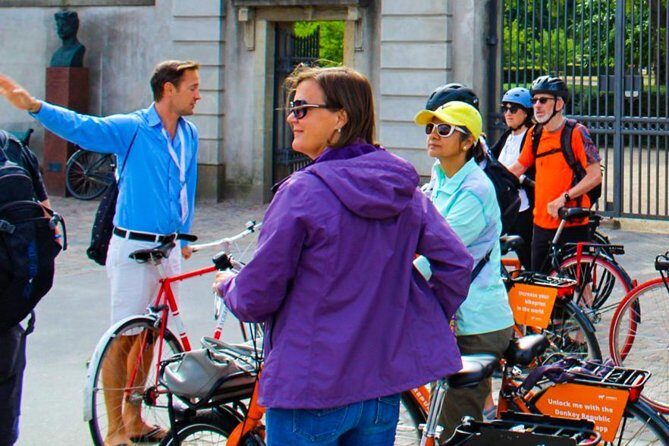 3-hour Copenhagen City Highlights Bike Tour - The Little Mermaid and Amalienborg: Two Icons, One Harbor World