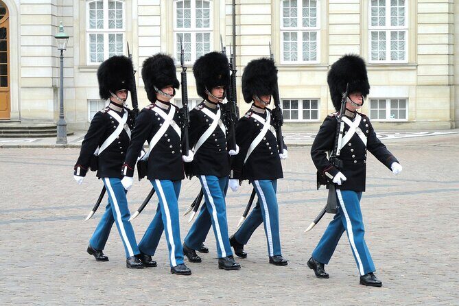 Biking tour -Copenhagen Small Group, max 10 people - The Little Mermaid, Amalienborg, and Rosenborg Castle—royal sights without the stress