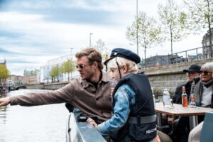 Copenhagen: 1 or 2-Hour Canal Tour in Silent Electric Boats - Covered seating, heating pads, and blankets: the comfort play