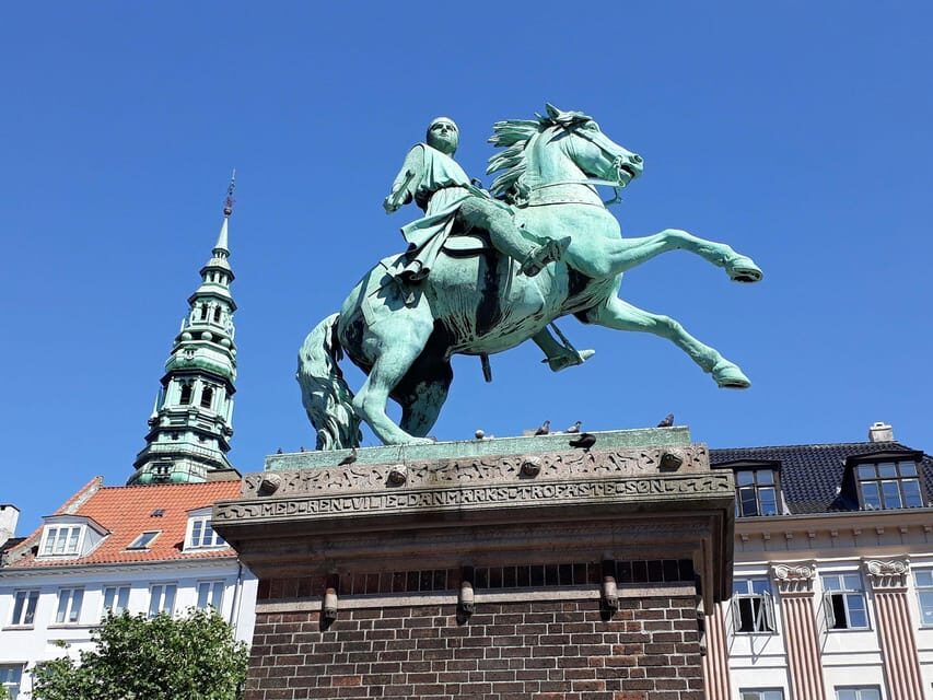 Copenhagen: 2,5-Hour 'Must See' Bike Tour with a Local Guide - Stop-by-Stop: From Nyboder to the Little Mermaid