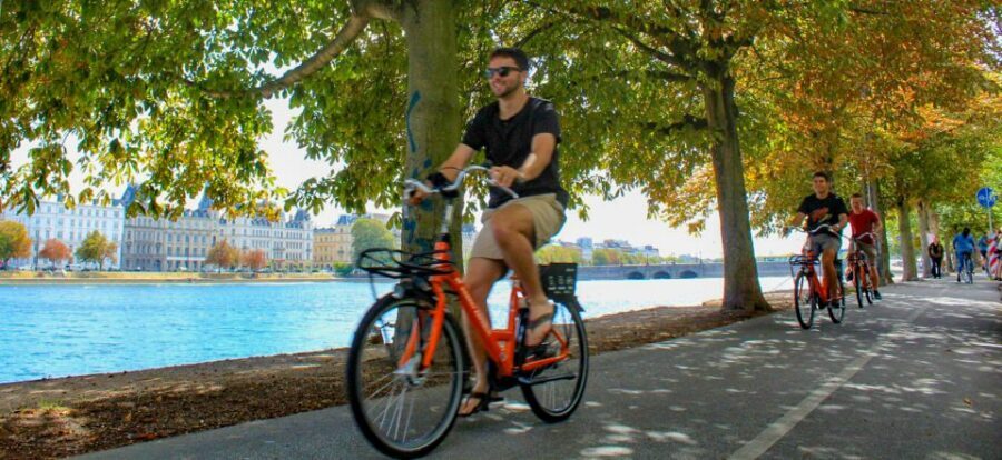 Copenhagen: 3-Hour City Highlights Bike Tour with Guide - Rosenborg Castle and Nyboder: where you slow down for real texture