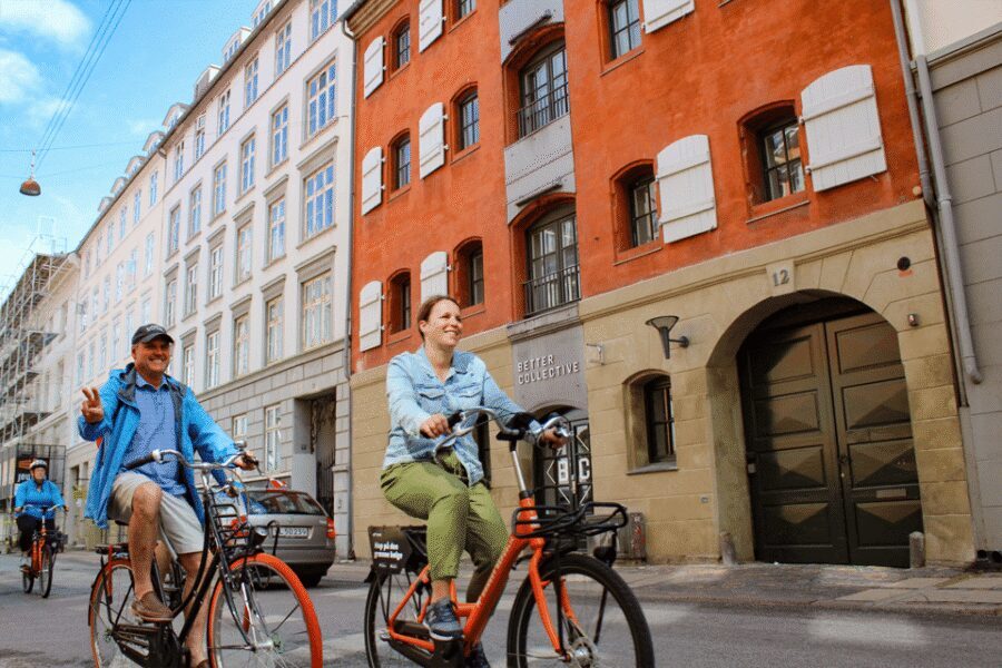 Copenhagen: 3-Hour City Highlights Bike Tour with Guide - Little Mermaid and Amalienborg: icons plus the real setting