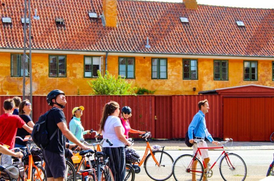 Copenhagen: 3 Hour Private Bike Tour - Rosenborg Castle: a landmark stop that also works as a photo moment
