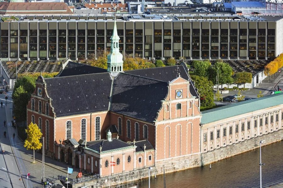 Copenhagen: A guided walk for first-timers in the city - Christian IV’s Brewhouse and the Black Diamond: Copenhagen’s old jobs, new styles