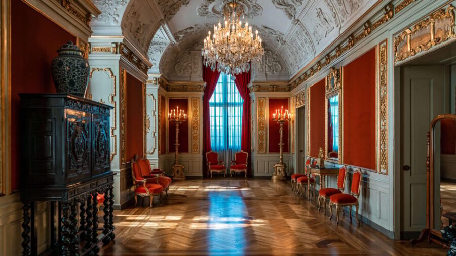 Copenhagen City & Christiansborg Palace Private Walking Tour - Squares and Everyday Streets: Kongens Nytorv and Gråbrødretorv