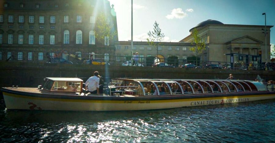 Copenhagen: Classic Canal Tour & The Harbour - Guides, tone, and why the narration makes it worth $39