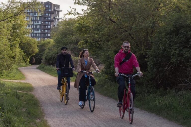 Copenhagen: Guided Architecture and Sustainability Tour - Bike fit and comfort at Tropical Bikes before you roll