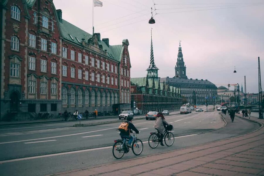 Copenhagen: Guided Bike Tour in French - Key points that matter before you book