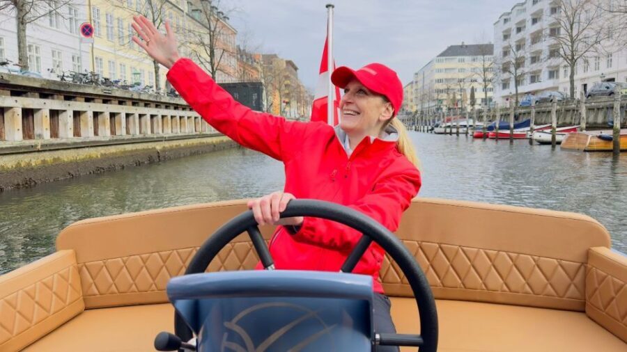 Copenhagen: Guided Canal Tour by Electric Boat