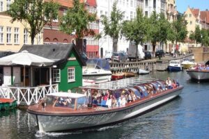 Copenhagen Sightseeing Classic Canal Tour With Live Guide - Where you start: Ved Stranden and choosing your departure time