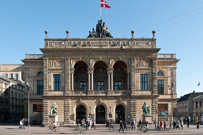 Explore Copenhagen: Self-Guided Audio Tour - Stop 2: The Round Tower’s ramp and the 1657 library at Trinitatis Complex