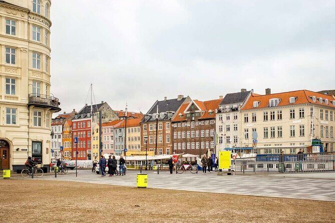 Hippies & Christianshavn Walking Tour - The 90-Minute Walking Rhythm: What the Guide Style Feels Like