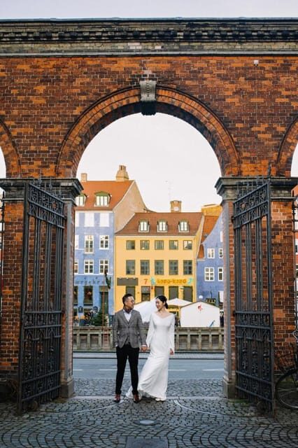 Instagram tour of Copenhagen with a private photographer - How your photographer helps you look natural (and not awkward)