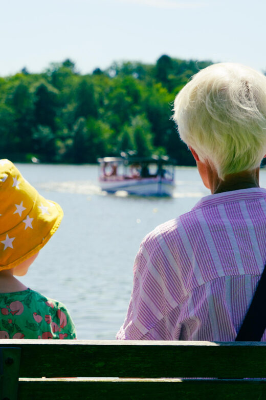 Lyngby & Bagsværd Lake: Baadfarten Boat Ride - Cruising Mølleåen and two lakes with Baadfarten