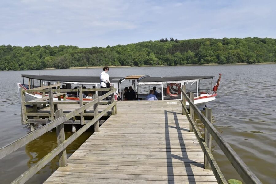 Lyngby & Bagsværd Lake: Baadfarten Boat Ride - Nybrovej and Frederiksdal: hop off near points of interest