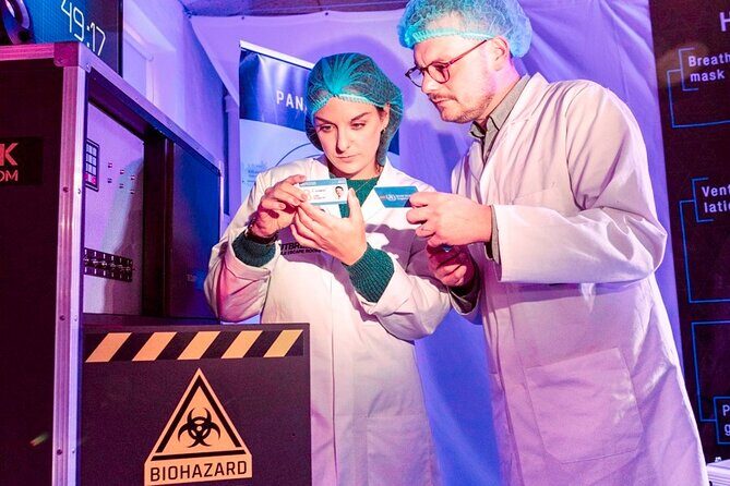 Outbreak Escape Room - The game master: where fun meets structure