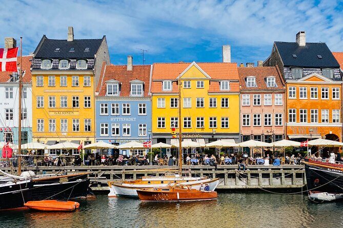 Private Copenhagen Boat cruise in Scandinavian mahogany boat - Maria the captain: how the tour becomes a conversation