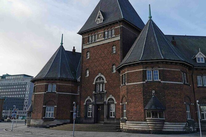 The Ancient Viking Stronghold of Aros: A Self-Guided Audio Tour in Aarhus - Fountain of Endless Connection: a modern pause that resets your pace