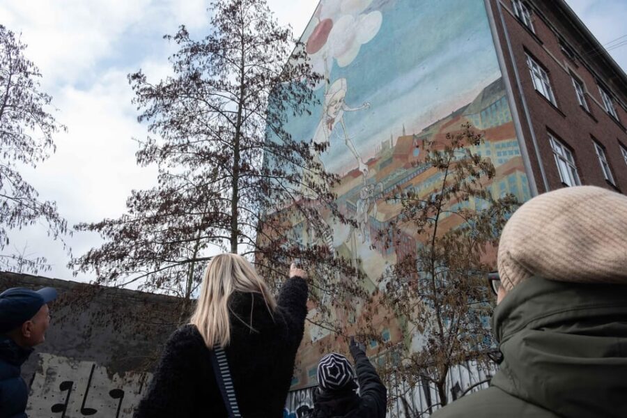 The Nørrebro Street Art & Food Tour - Finding the meeting point at Nørrebros Runddel Station