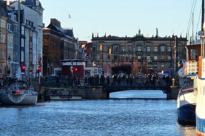 Walk & Canal Tour: Copenhagen Highlights + Changing of the Guards - Kastellet, Kastelsmøllen, and Churchill Park: fortress life and WWII remembrance