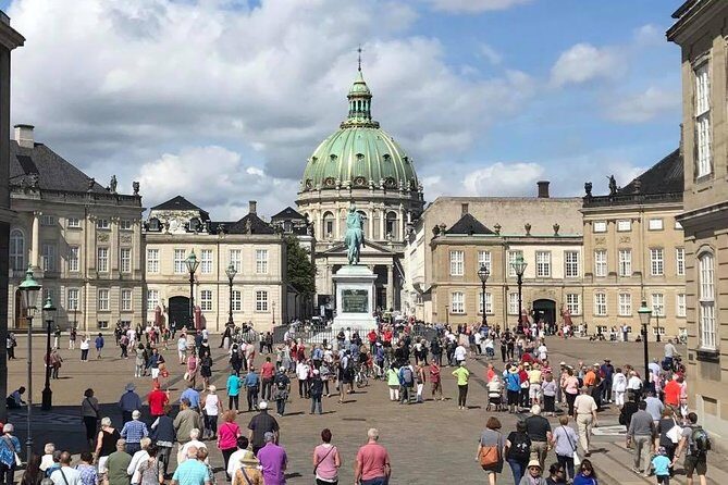 walking tour - Copenhagen and Christiansborg 3 hours - Entering Christiansborg Palace: Why the Included Hour Matters