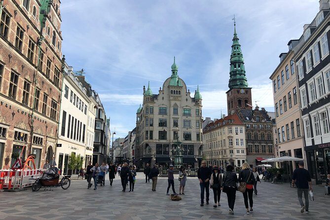 Walking tour - Copenhagen Old Town & Tivoli Park included - Amalienborg and the 12:00 Royal Guard changing: the centerpiece moment
